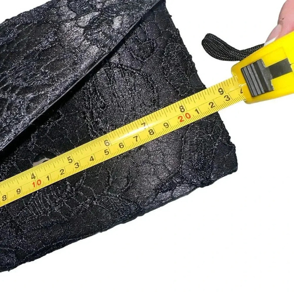 Black‎ Lace slim evening handbag/clutch with removable silver chain link straps - Picture 7 of 8